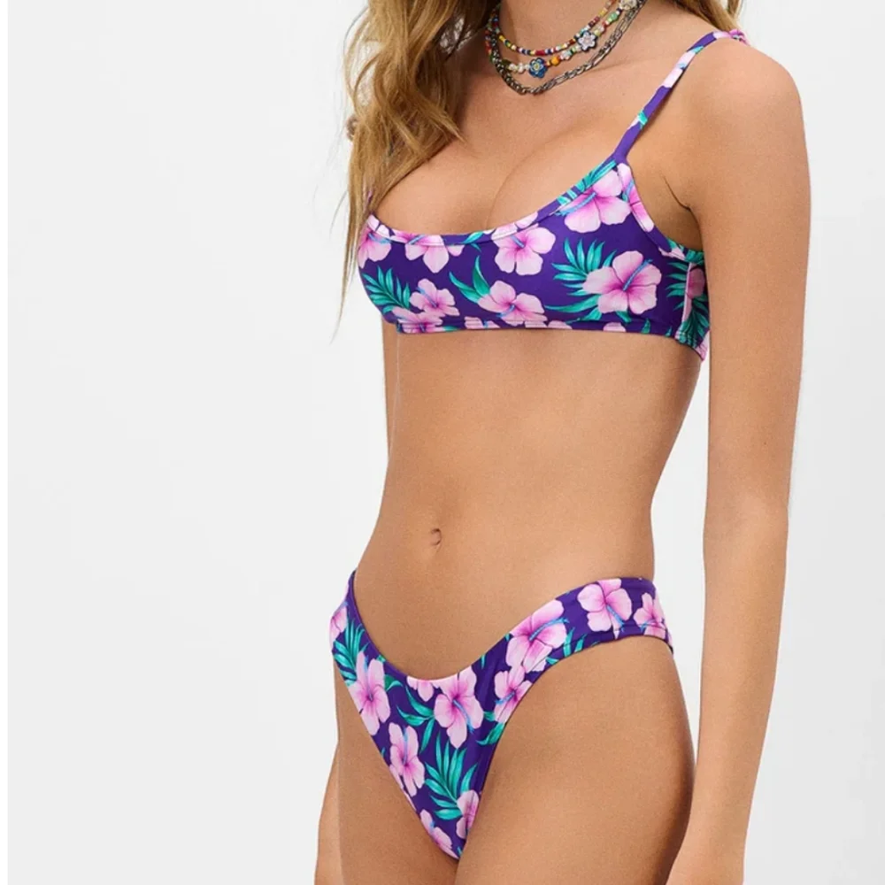 Frankies Bikinis Purple Hibiscus Dallas Top and Katerina Bottom XS Beach New